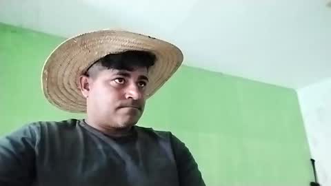 Snapshot of 9vinhocamshow chatting on February 27, 4:43 pm 9vinhocamshow online show from February 27, 4:43 pm