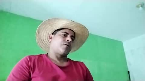 Snapshot of 9vinhocamshow chatting on March 8, 11:37 am 9vinhocamshow online show from March 8, 11:37 am