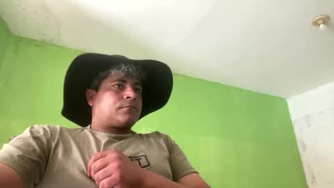 Snapshot of 9vinhocamshow chatting on October 9, 11:08 am 9vinhocamshow online show from October 9, 11:08 am