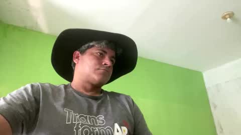 Snapshot of 9vinhocamshow chatting on October 26, 10:32 am 9vinhocamshow online show from October 26, 10:32 am