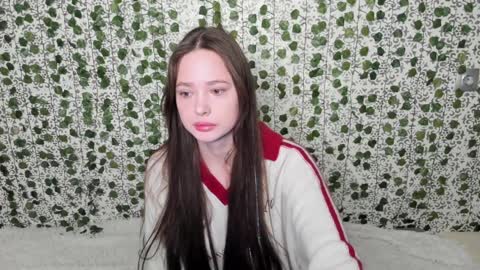 Snapshot of _52_ chatting on February 6, 3:27 am EMILY AND MARCUS online show from February 6, 3:27 am