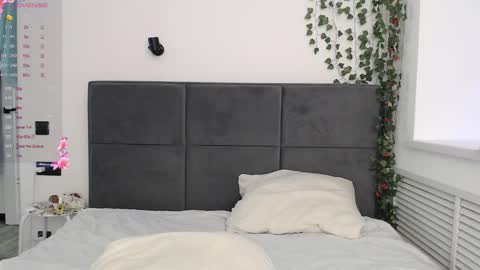 Snapshot of _52_ chatting on November 3, 3:41 am EMILY AND MARCUS online show from November 3, 3:41 am