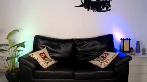 Maia  Martin online show from March 18, 5:05 pm