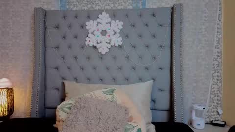  Abby  online show from December 20, 6:37 pm