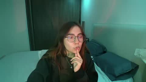 Snapshot of _abbyyyy_ chatting on February 4, 12:08 am abby 3 online show from February 4, 12:08 am