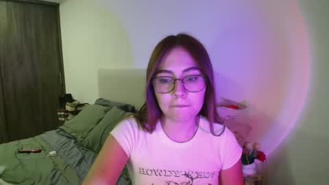 Snapshot of _abbyyyy_ chatting on March 3, 2:15 am abby 3 online show from March 3, 2:15 am