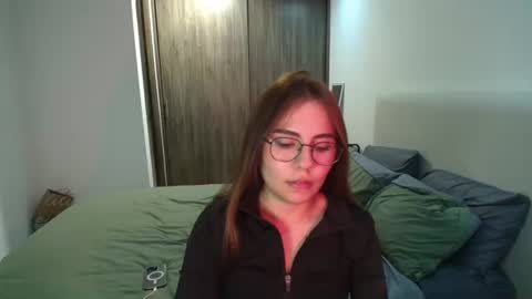 Snapshot of _abbyyyy_ chatting on March 11, 2:54 am abby 3 online show from March 11, 2:54 am
