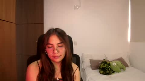 Snapshot of _abbyyyy_ chatting on June 19, 4:22 pm abby 3 online show from June 19, 4:22 pm