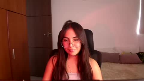 Snapshot of _abbyyyy_ chatting on August 3, 7:50 pm abby 3 online show from August 3, 7:50 pm