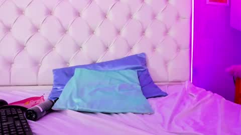 Snapshot of _abril77 chatting on January 10, 1:53 am Abril online show from January 10, 1:53 am