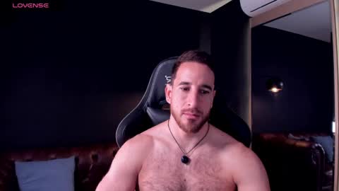 _adamcoper_ online show from April 24, 3:58 pm