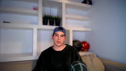 Snapshot of _aesthetic chatting on November 18, 7:18 pm _aesthetic online show from November 18, 7:18 pm