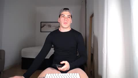 Snapshot of _aesthetic chatting on April 2, 7:11 pm _aesthetic online show from April 2, 7:11 pm