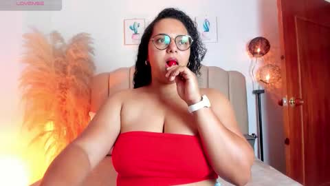 Snapshot of _aithanaa_ chatting on September 13, 7:02 pm _aithanaa_ online show from September 13, 7:02 pm