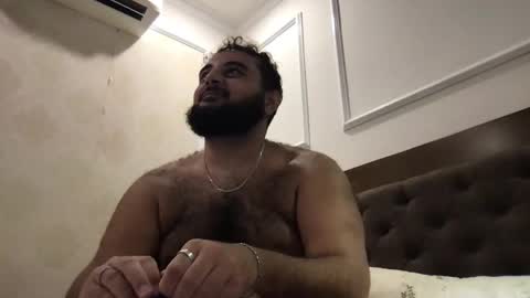 Snapshot of _alan_bear_ chatting on April 25, 3:42 pm Alan online show from April 25, 3:42 pm
