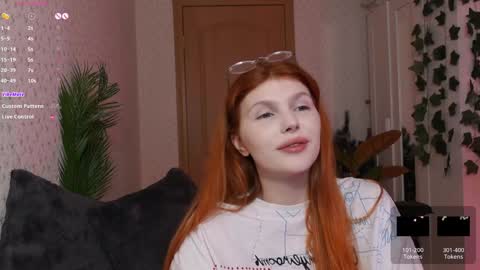 Snapshot of _aleksa chatting on December 14, 6:56 am Alexa online show from December 14, 6:56 am