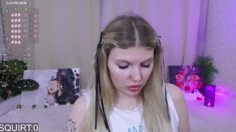 Snapshot of _aleksa chatting on September 17, 5:25 pm Alexa online show from September 17, 5:25 pm