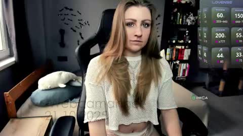 Snapshot of _aleksaa_ chatting on October 21, 12:17 pm Aleksandra online show from October 21, 12:17 pm