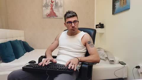 Alex online show from October 29, 3:31 am