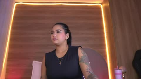 Snapshot of _alexaa_20 chatting on June 3, 11:57 am Alexa online show from June 3, 11:57 am