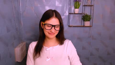 Alice online show from January 6, 1:30 pm