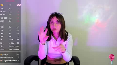 Snapshot of _alicerosse2 chatting on December 12, 3:32 am ALICE online show from December 12, 3:32 am