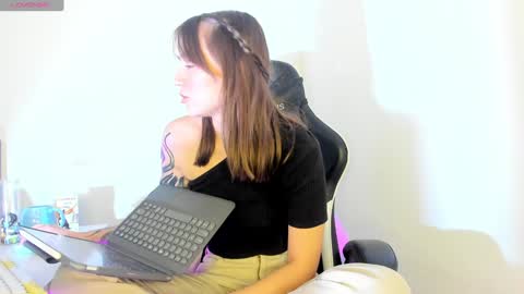 Snapshot of _alicerosse2 chatting on January 16, 12:45 am ALICE online show from January 16, 12:45 am