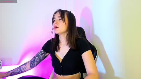 Snapshot of _alicerosse2 chatting on January 17, 8:22 pm ALICE online show from January 17, 8:22 pm