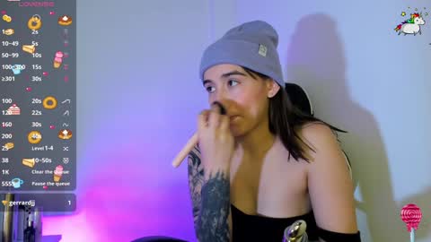 Snapshot of _alicerosse2 chatting on January 22, 12:59 am ALICE online show from January 22, 12:59 am