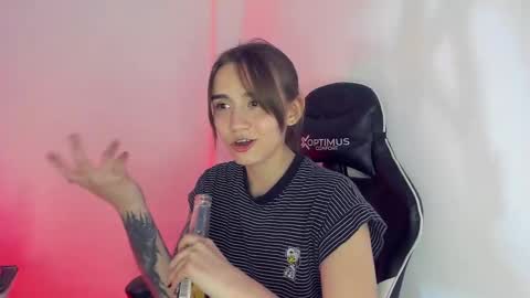 Snapshot of _alicerosse2 chatting on March 5, 4:24 am ALICE online show from March 5, 4:24 am