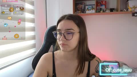 Snapshot of _alicerosse2 chatting on April 11, 5:28 pm ALICE online show from April 11, 5:28 pm