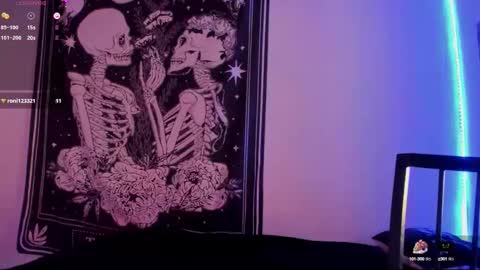 Snapshot of _alicesasha_ chatting on March 1, 9:48 pm _alicesasha_ online show from March 1, 9:48 pm