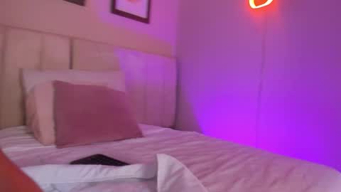 Snapshot of _alison_c chatting on October 10, 11:42 am Hii I m Alison online show from October 10, 11:42 am