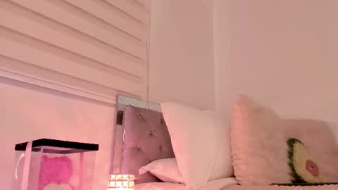 Snapshot of _alissonrose chatting on August 2, 7:01 pm Karo online show from August 2, 7:01 pm