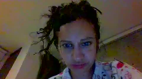 _alyson online show from December 22, 5:59 am