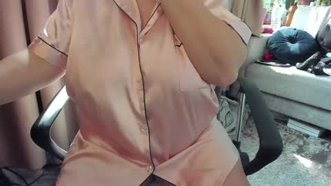 lisa online show from April 12, 9:36 am