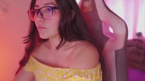 Snapshot of _anastaciia_ chatting on August 1, 3:33 pm _anastaciia_ online show from August 1, 3:33 pm