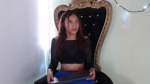 Snapshot of _angel34 chatting on December 15, 12:20 pm _angel34 online show from December 15, 12:20 pm