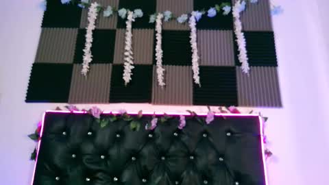 Annie Andrick online show from March 20, 11:04 am