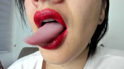 antonia online show from December 24, 10:22 am