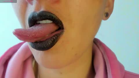 antonia online show from April 23, 2:30 pm