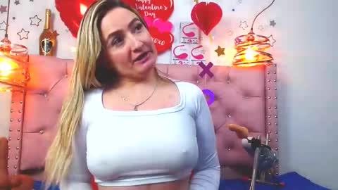 Snapshot of _antonella_11 chatting on February 25, 11:55 pm _antonella_11 online show from February 25, 11:55 pm