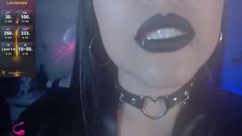 Snapshot of _any_ducan_ chatting on March 26, 3:23 am Angie online show from March 26, 3:23 am