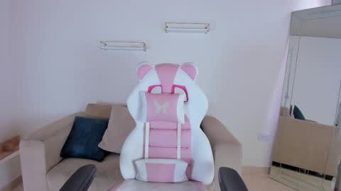    online show from October 11, 12:15 pm