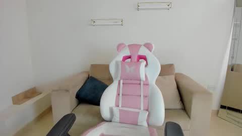    online show from October 30, 12:17 pm