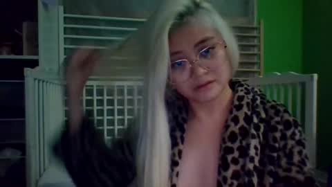 Snapshot of _aradel chatting on December 3, 6:54 am _aradel online show from December 3, 6:54 am