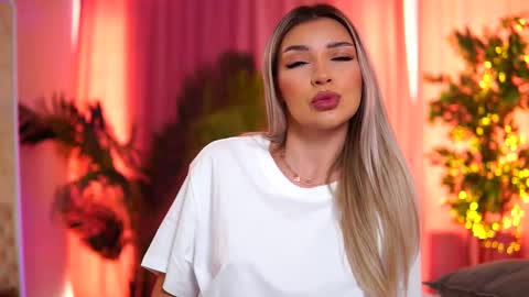 Arielle online show from February 12, 10:24 am