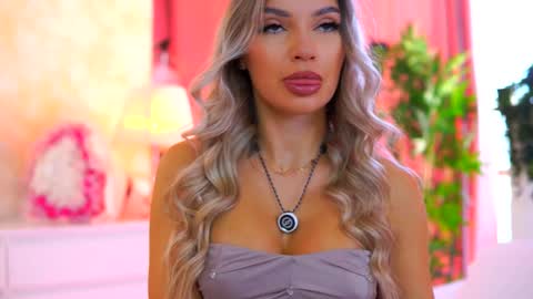 Arielle online show from October 10, 8:57 am