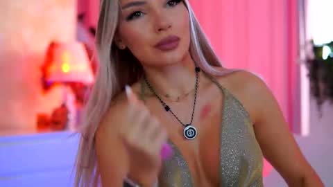 Arielle online show from November 3, 9:32 am