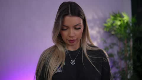 Arielle online show from April 8, 5:29 am